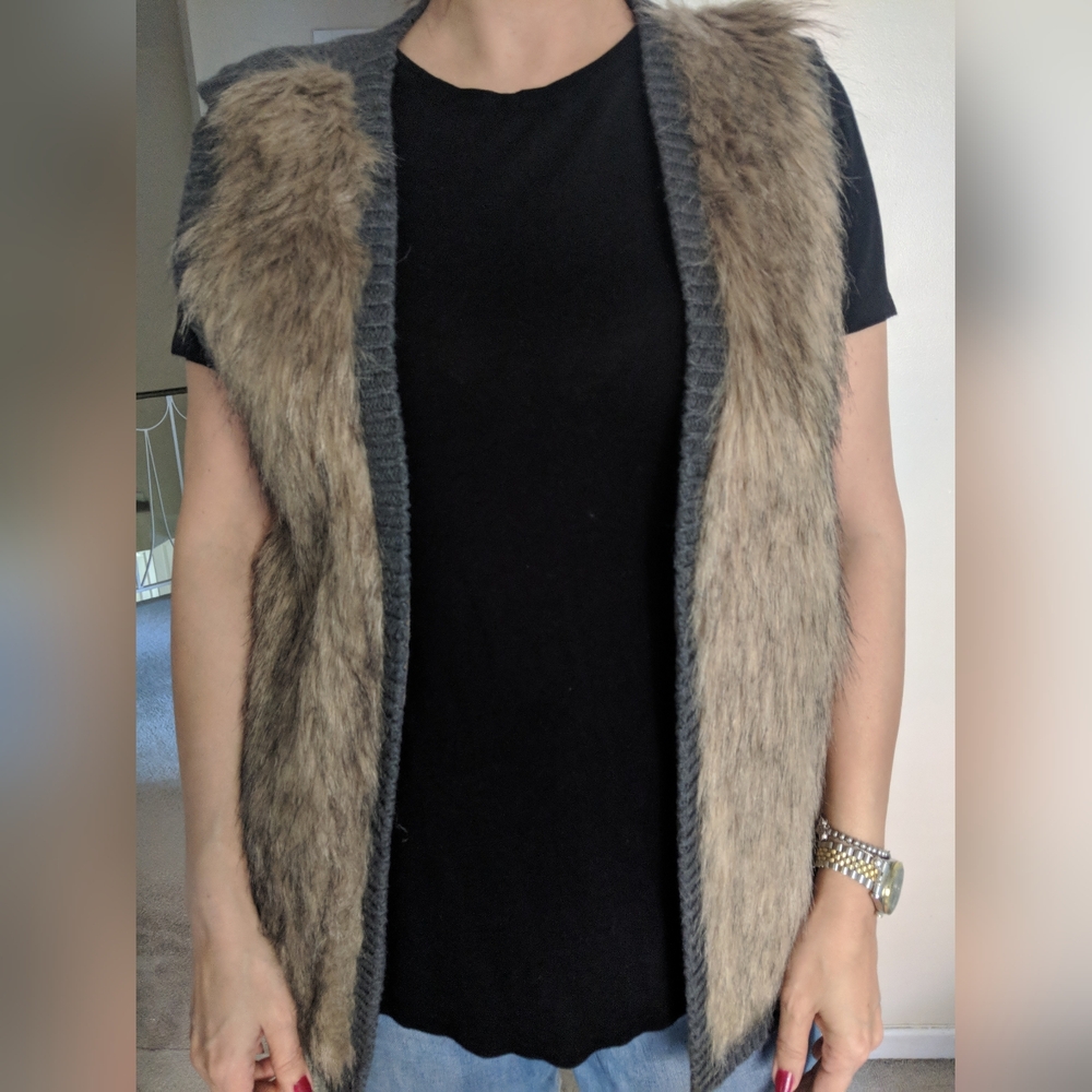 Faux Fur Knit Vest Size Small Like New